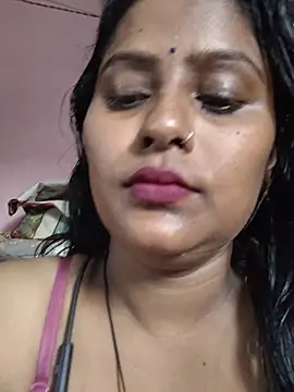 Snapshot of Jasmine_Januja chatting on May 22, 1:35 am Jasmine Januja online show from May 22, 1:35 am