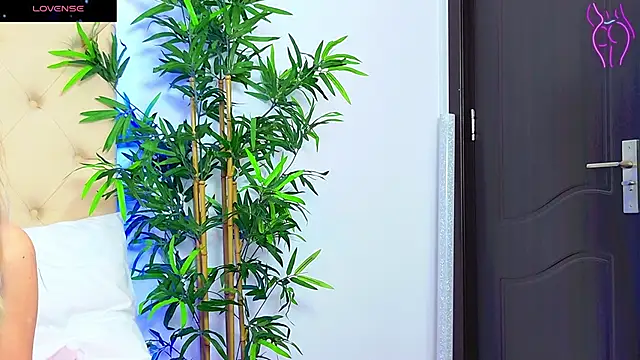 CoraVex online show from September 22, 4:25 am