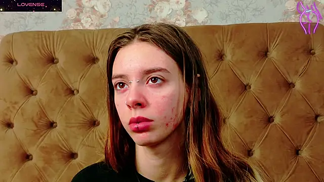 Snapshot of CoraVex chatting on November 30, 2:04 am CoraVex online show from November 30, 2:04 am