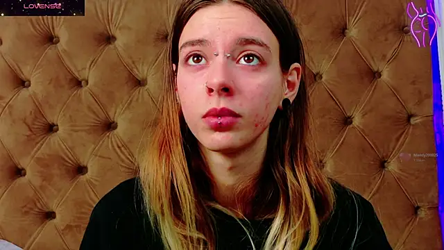 Snapshot of CoraVex chatting on December 2, 5:13 am CoraVex online show from December 2, 5:13 am