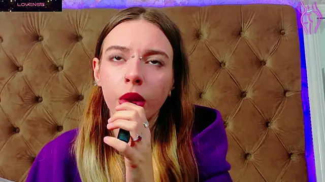 Snapshot of CoraVex chatting on December 5, 5:05 am CoraVex online show from December 5, 5:05 am