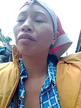 donna-bae online show from February 19, 9:49 am