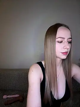 MissOyee online show from October 14, 6:09 pm