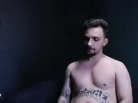 Snapshot of guesswhatbitch chatting on September 18, 1:46 pm guesswhatbitch online show from September 18, 1:46 pm