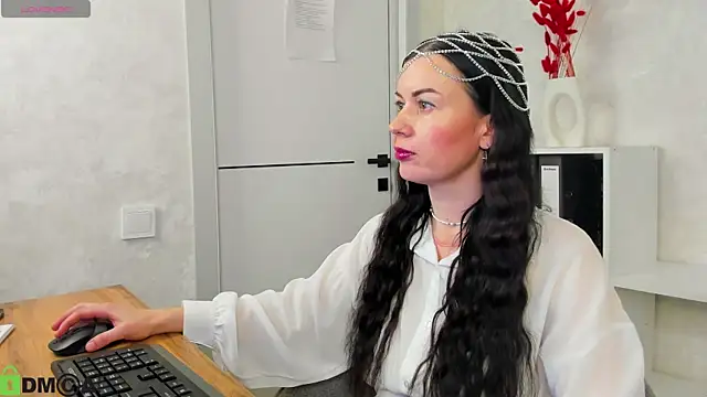 Stella Leon online show from October 9, 1:03 am