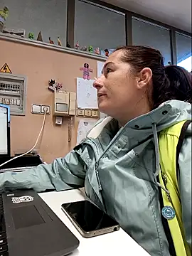 bichota85 online show from November 10, 10:58 am