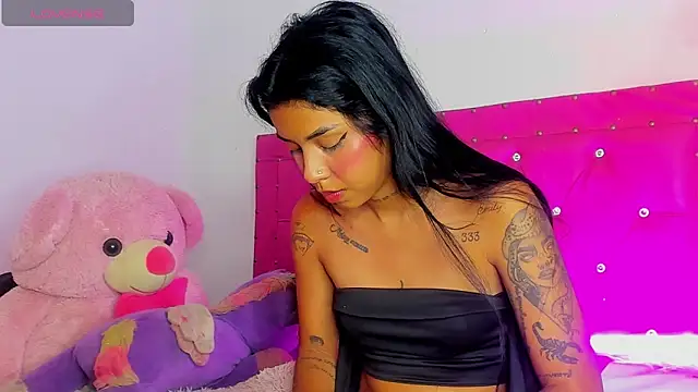 dahiiangomezz online show from May 7, 10:15 pm