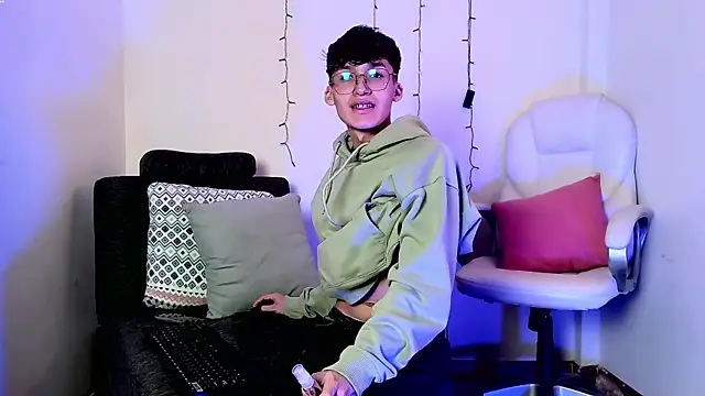 bellmontneon online show from November 3, 11:33 am