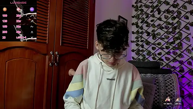 bellmontneon online show from December 19, 11:17 am