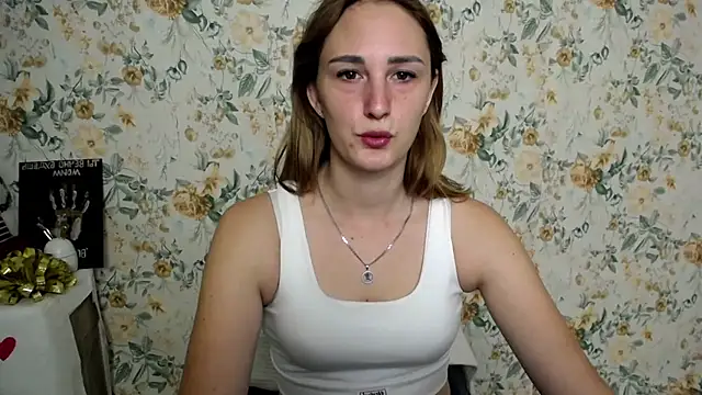 Milana Cutie  online show from September 30, 6:07 am