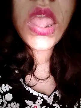 Snapshot of Bhaavyasingh chatting on September 21, 8:27 am Bhaavyasingh online show from September 21, 8:27 am