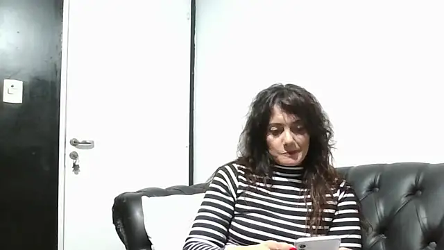 Snapshot of dulcefanny chatting on July 5, 4:07 am dulcefanny online show from July 5, 4:07 am