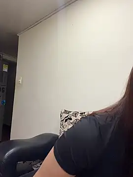 Snapshot of Karlee_Grey1 chatting on May 15, 2:07 am Karlee Grey1 online show from May 15, 2:07 am