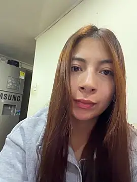 Snapshot of Karlee_Grey1 chatting on May 22, 3:13 am Karlee Grey1 online show from May 22, 3:13 am