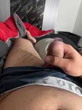 Snapshot of futsam653 chatting on June 27, 7:35 am futsam653 online show from June 27, 7:35 am