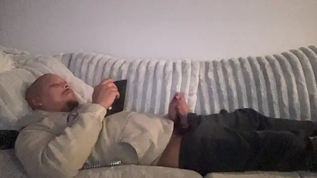 caramelizedzeus online show from November 19, 1:27 am