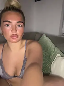 Snapshot of BelleXx chatting on September 23, 4:26 am BelleXx online show from September 23, 4:26 am