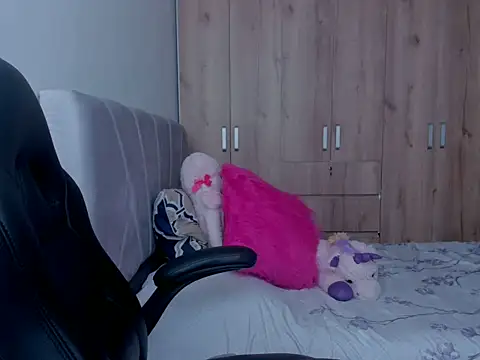 Snapshot of TessaCollinns chatting on November 25, 2:50 pm TessaCollinns online show from November 25, 2:50 pm