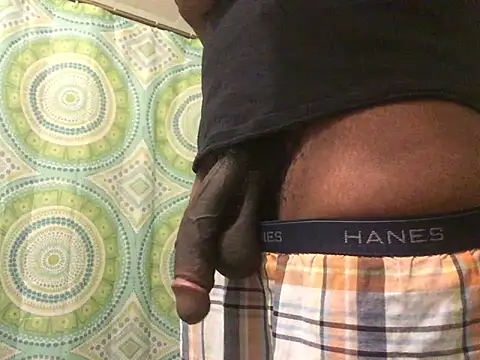 Snapshot of TallDickguy00 chatting on June 7, 4:44 pm TallDickguy00 online show from June 7, 4:44 pm