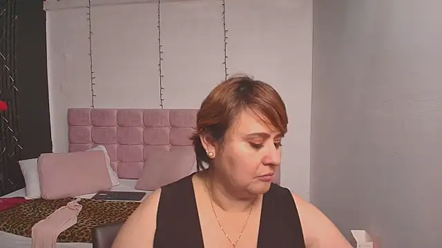 Snapshot of Sasharosee2 chatting on September 17, 12:51 pm Sasharosee2 online show from September 17, 12:51 pm