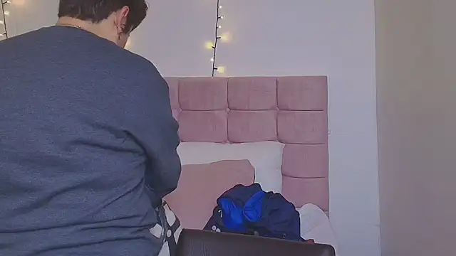 Snapshot of Sasharosee2 chatting on September 19, 12:06 pm Sasharosee2 online show from September 19, 12:06 pm