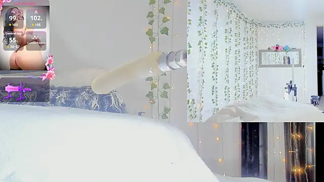 Snapshot of Ashley__Jones__ chatting on May 5, 9:06 am Ashley Jones online show from May 5, 9:06 am