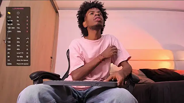 AllexJacob online show from December 14, 1:27 pm