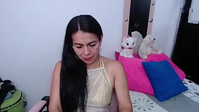 camilavargas  online show from November 29, 10:02 pm