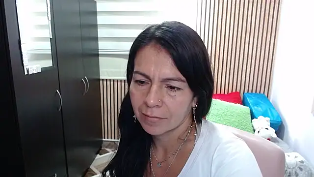 Snapshot of camilavargas_ chatting on May 11, 5:10 pm camilavargas online show from May 11, 5:10 pm
