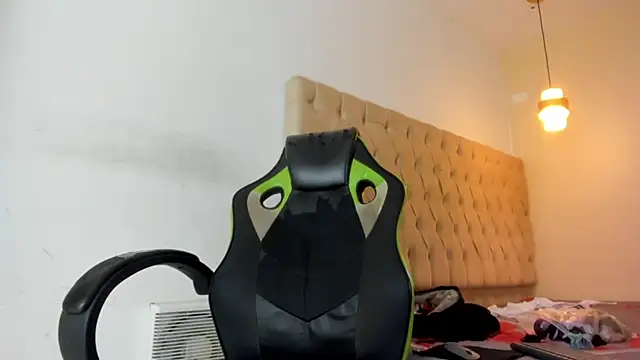 Naomis 35 online show from December 13, 7:53 pm