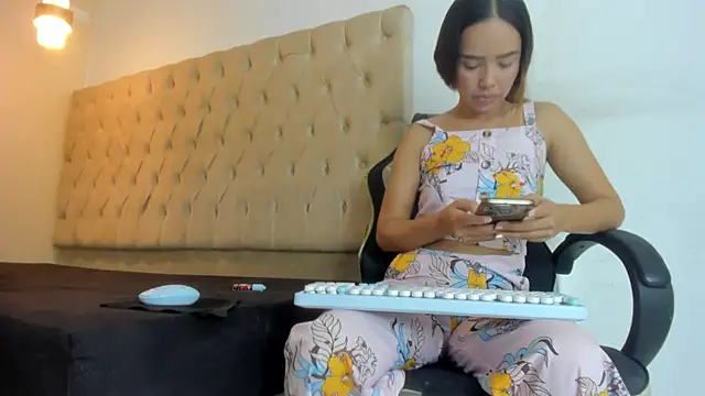 Naomis 35 online show from March 7, 7:44 pm