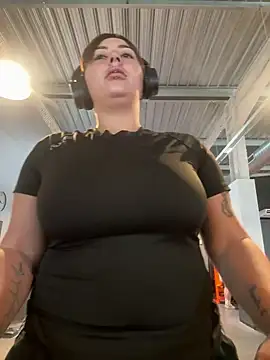 Emilie 1 online show from June 9, 1:34 pm