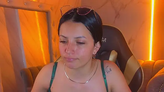 sophiadoll tf online show from June 1, 1:35 pm