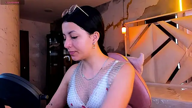 sophiadoll tf online show from July 18, 1:15 pm