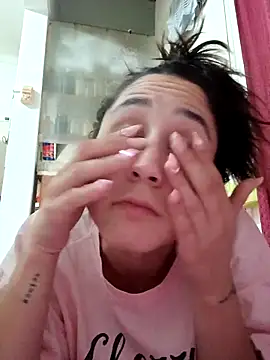 Snapshot of linameii chatting on December 4, 2:21 am linameii online show from December 4, 2:21 am