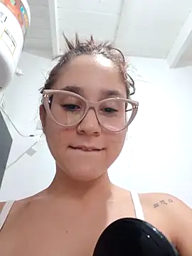 linameii online show from March 17, 7:50 pm