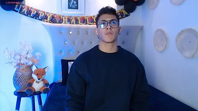 Snapshot of SalvadorFit chatting on October 28, 8:22 pm SalvadorFit online show from October 28, 8:22 pm