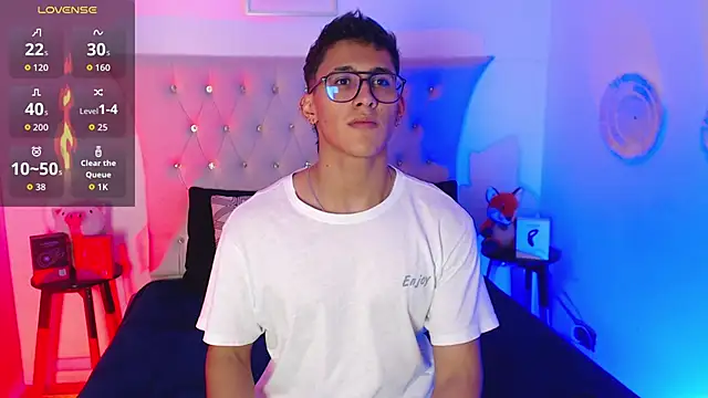 Snapshot of SalvadorFit chatting on November 16, 8:25 pm SalvadorFit online show from November 16, 8:25 pm