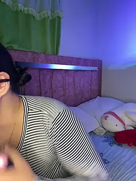 Snapshot of sacha_torres02 chatting on December 13, 11:43 pm sacha torres02 online show from December 13, 11:43 pm