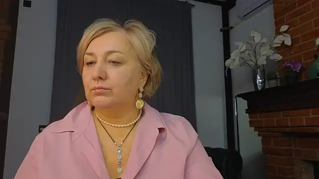 Snapshot of Marta_Wils chatting on October 11, 12:21 am Marta Wils online show from October 11, 12:21 am