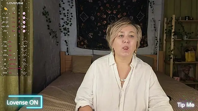 Snapshot of Marta_Wils chatting on October 16, 1:39 am Marta Wils online show from October 16, 1:39 am