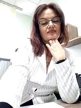 ValeriaLove43211 online show from November 20, 9:31 am