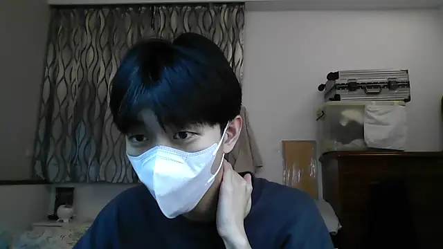 Snapshot of kai101010 chatting on January 13, 10:42 am kai101010 online show from January 13, 10:42 am