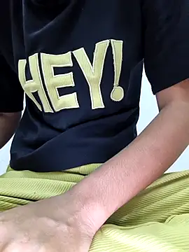 sassyishhu76 online show from October 14, 9:15 pm