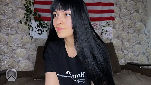 Snapshot of sweeet_strawberies chatting on October 19, 7:14 pm sweeet strawberies online show from October 19, 7:14 pm