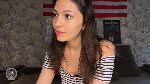 sweeet strawberies online show from November 1, 8:22 pm