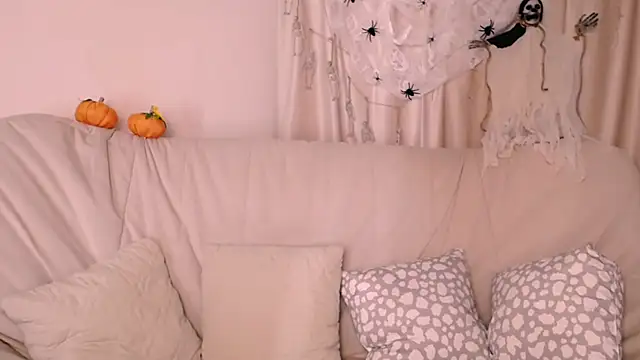 MollyKissy online show from October 18, 9:21 am