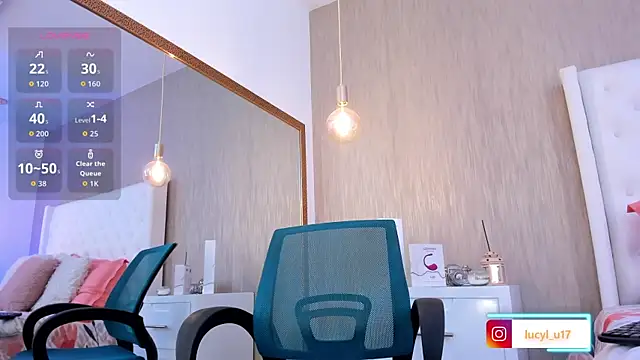 Snapshot of Lucy_Lu17 chatting on November 19, 2:17 pm Lucy Lu17 online show from November 19, 2:17 pm