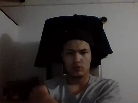 Snapshot of El_awo_ chatting on September 29, 3:44 am El awo online show from September 29, 3:44 am