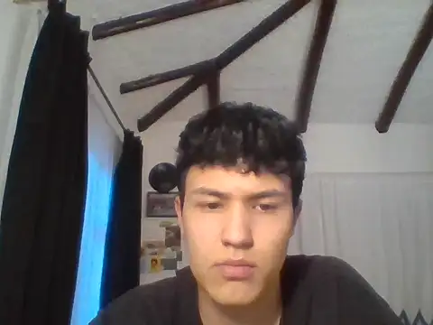 Snapshot of El_awo_ chatting on October 17, 8:44 pm El awo online show from October 17, 8:44 pm